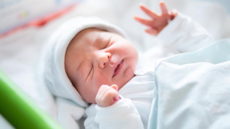 韩国人口出生率首次回升,我们能学吗?